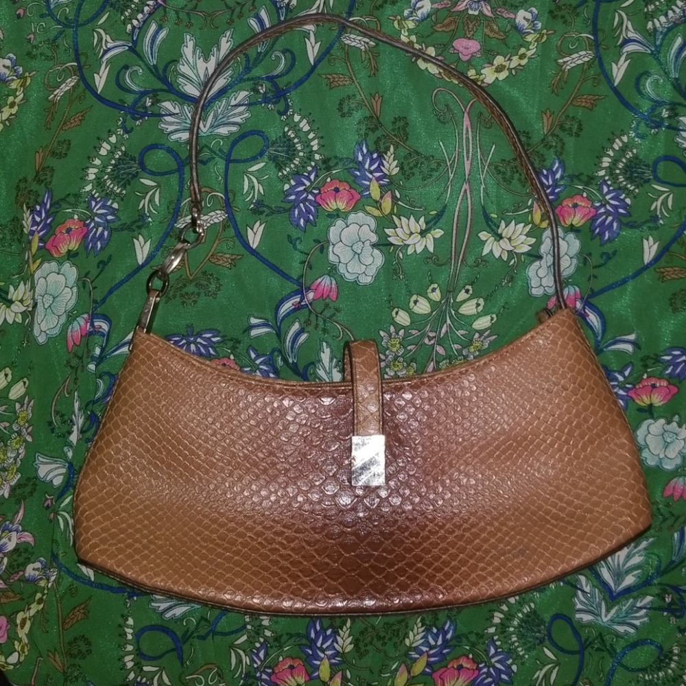 90s baguette tan bag